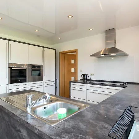 Spacious In The Ardennes With Sauna * Nieder-Emmels